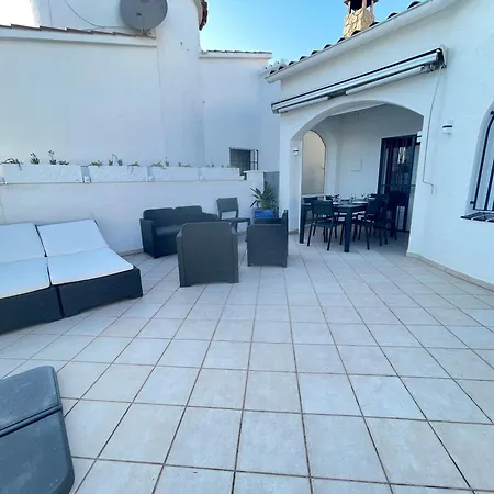 Charmante Avec Piscine Dans Les Canaux * Empuriabrava