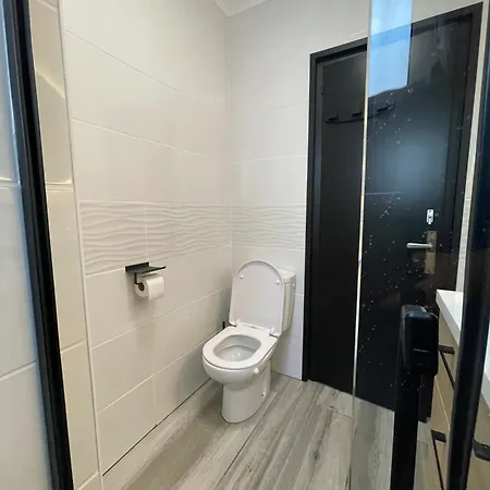 Charmante Avec Piscine Dans Les Canaux Villa