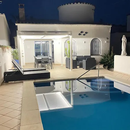 Villa Charmante Avec Piscine Dans Les Canaux *
